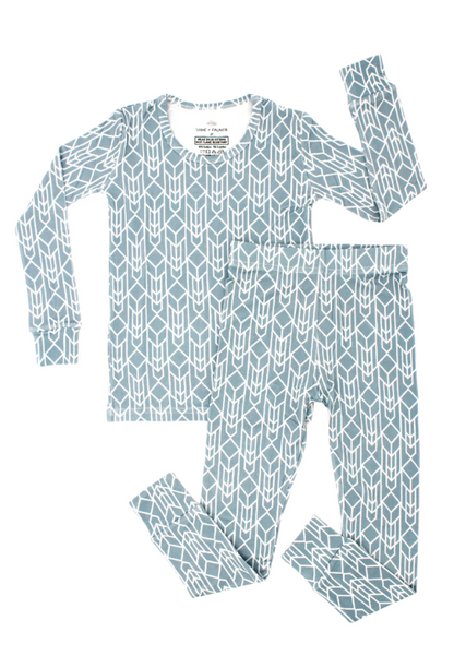 Shae & Palmer Runway Collection — bamboo toddler pajamas in modern Stone Blue geometric print. Ultra-soft, breathable two-piece sleepwear set for baby and toddler boys or girls, perfect for stylish comfort from bedtime to playtime.